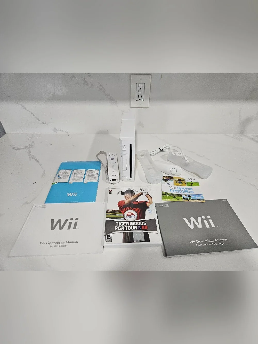 Nintendo Wii Console Bundle White RVL-001/Wii Remote And More No Power Cable